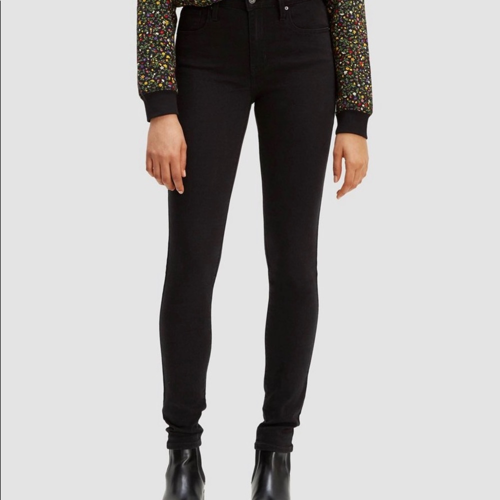 Levi’s 721 High Rise size 28